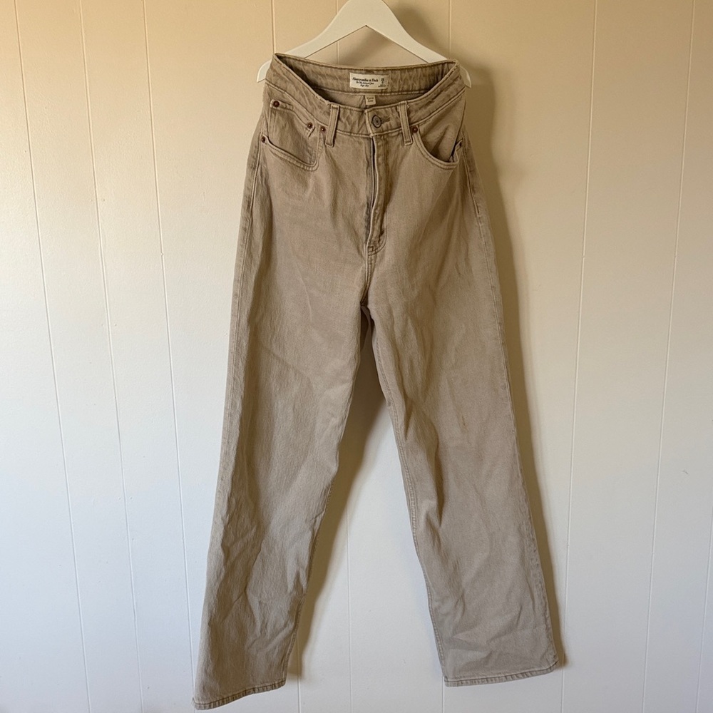 Abercrombie & Fitch Beige High-Rise Jeans